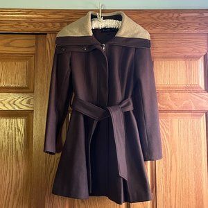 Unique army green, tie waist pea coat with fleece/faux-fur collar